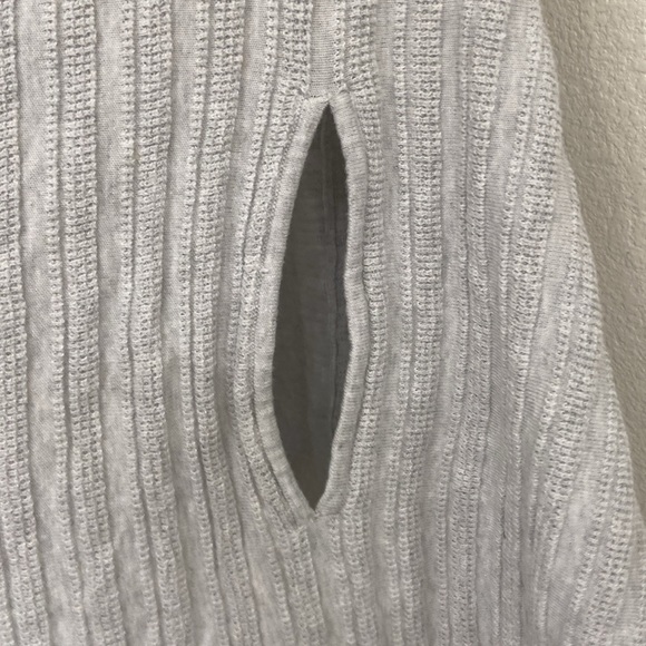 Lululemon Forward Flow Poncho
Heathered Core Ultra Light Grey (Second Release) - Picture 7 of 10